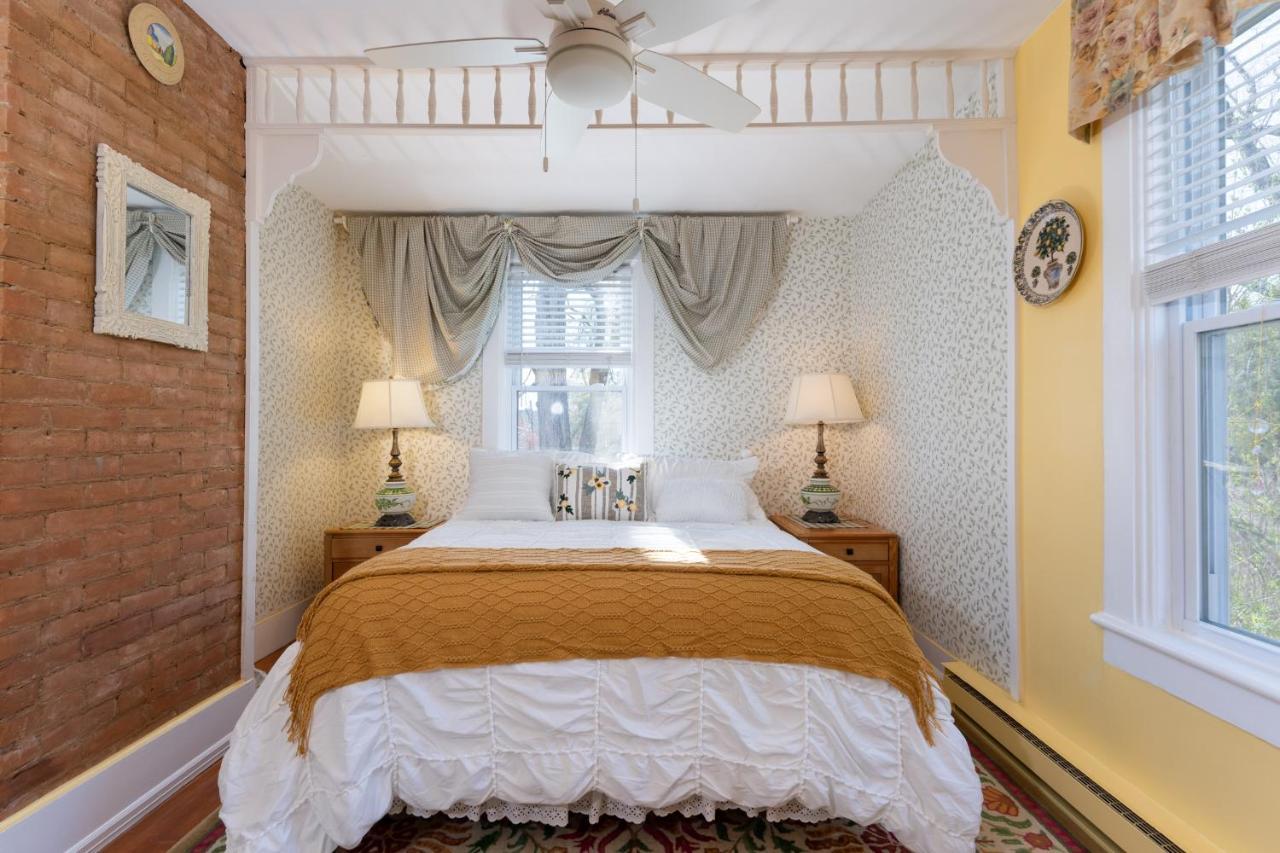 Saratoga Farmstead B&B サラトガスプリング エクステリア 写真