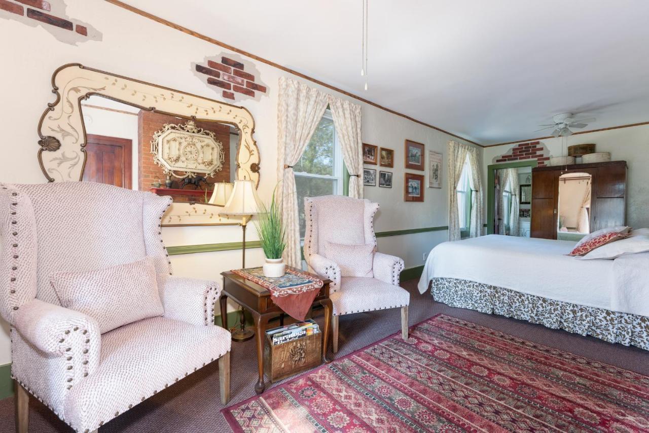 Saratoga Farmstead B&B サラトガスプリング エクステリア 写真